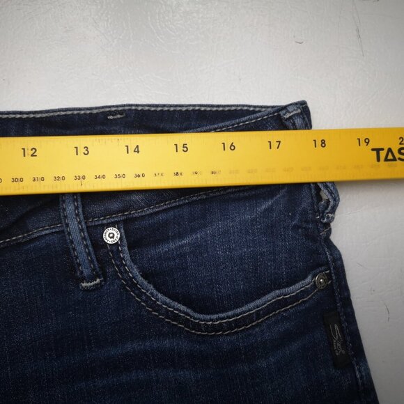 Silver Jean Co. Ladies Size 14/10 Medium Wash Suki Bermuda Jean Shorts - Picture 12 of 13